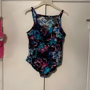 Plus Size NWOT 1X 16W -18W One Piece Swim suit